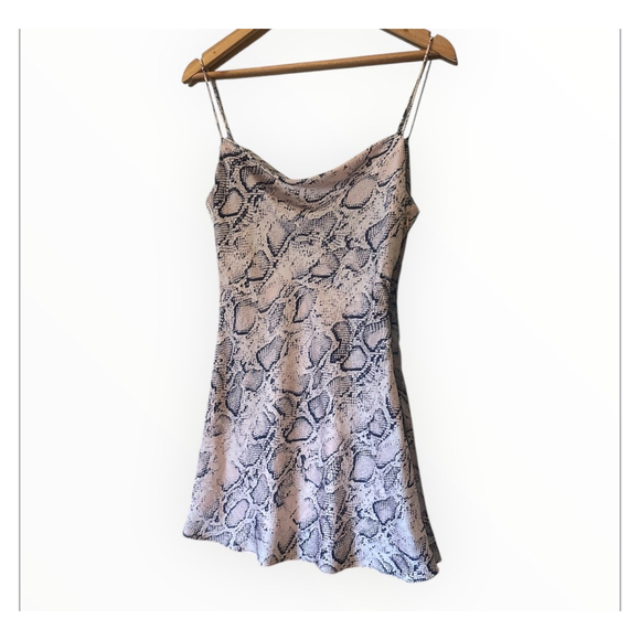 Women's Victoria + Sophia Dress Size S Pink Snake Print Mini - Picture 1 of 5